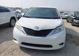 2013 TOYOTA SIENNA LE V6