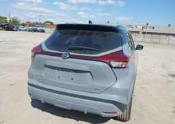 2021 NISSAN KICKS SR