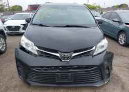 2018 TOYOTA SIENNA