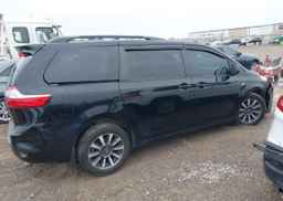 2018 TOYOTA SIENNA
