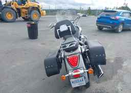 2011 SUZUKI VLR1800