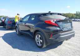2019 TOYOTA C-HR XLE