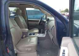 2008 NISSAN PATHFINDER SE V8