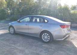 2023 KIA FORTE LX