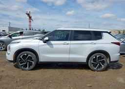 2022 MITSUBISHI OUTLANDER LE