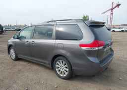 2014 TOYOTA SIENNA XLE