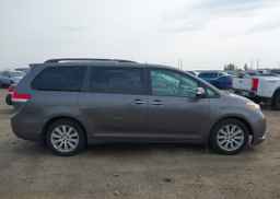 2014 TOYOTA SIENNA XLE