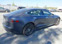 2015 TESLA Model S 85D