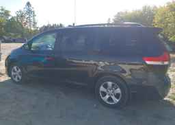 2014 TOYOTA SIENNA 7 PASSENGER