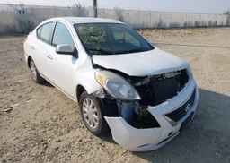 2013 NISSAN VERSA S