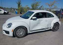 2017 VOLKSWAGEN BEETLE SE
