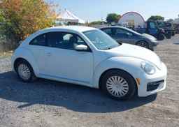 2017 VOLKSWAGEN BEETLE SE