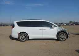 2022 CHRYSLER PACIFICA TOURING-L AWD