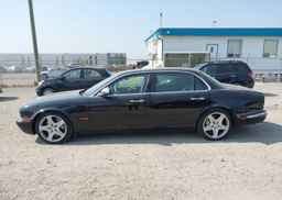 2005 JAGUAR SUPER V8