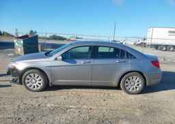 2013 CHRYSLER 200 LX