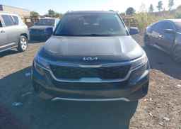 2022 KIA SELTOS EX
