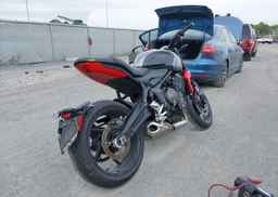 2022 TRIUMPH MOTORCYCLE TRIDENT 660