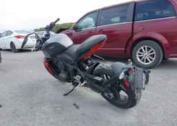 2022 TRIUMPH MOTORCYCLE TRIDENT 660