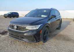 2022 VOLKSWAGEN TIGUAN SE R-LINE BLACK