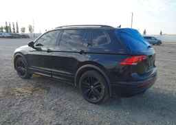 2022 VOLKSWAGEN TIGUAN SE R-LINE BLACK