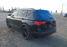 2022 VOLKSWAGEN TIGUAN SE R-LINE BLACK