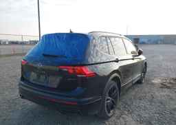 2022 VOLKSWAGEN TIGUAN SE R-LINE BLACK