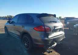 2014 PORSCHE CAYENNE