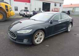 2015 TESLA Model S 85D
