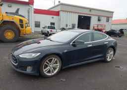 2015 TESLA Model S 85D