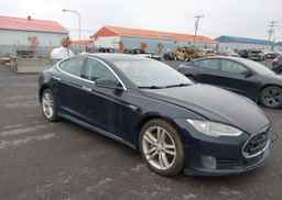 2015 TESLA Model S 85D