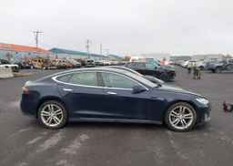 2015 TESLA Model S 85D