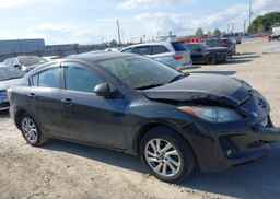 2013 MAZDA MAZDA3 GS-SKY