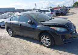 2013 MAZDA MAZDA3 GS-SKY