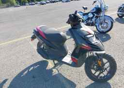 2023 APRILIA SR MOTARD 50