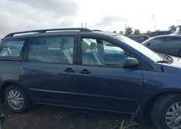 2008 TOYOTA SIENNA CE