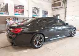 2018 BMW 750 XI