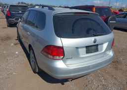 2011 VOLKSWAGEN GOLF 2.5L COMFORTLINE