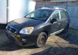 2011 KIA RONDO
