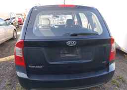 2011 KIA RONDO