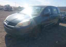 2004 TOYOTA SIENNA CE