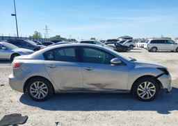 2013 MAZDA MAZDA3 GX