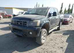 2015 NISSAN TITAN