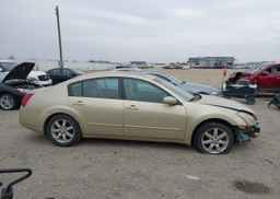 2004 NISSAN MAXIMA SE