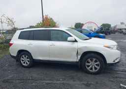 2013 TOYOTA HIGHLANDER V6