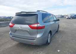 2015 TOYOTA SIENNA XLE