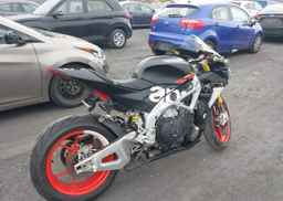 2024 APRILIA RSV4 1100