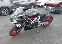 2024 APRILIA RSV4 1100