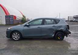 2013 MAZDA 3 I