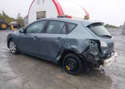 2013 MAZDA 3 I