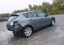 2013 MAZDA 3 I